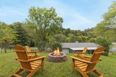 Noir Manor 3BR House Hotels near Roses Express