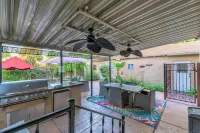 Seq Parks-House with Hot Tub Fire Pit Koi Pond Outdoor Kitchen