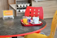 The Originals Access Aéroport, Hôtel Aurillac - Desayuno