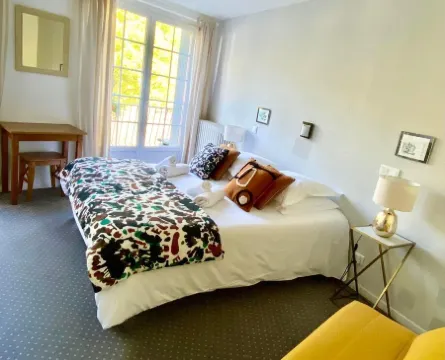 Hôtel Restaurant du Plomb du Cantal