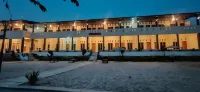 Raja Hotel Samosir Hotel dekat pantai pasir putih