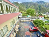 Tapovan New Residency - 5 Minutes Walk to Laxman Jhula - parking