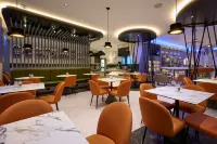 Spark by Hilton Luton - breakfast