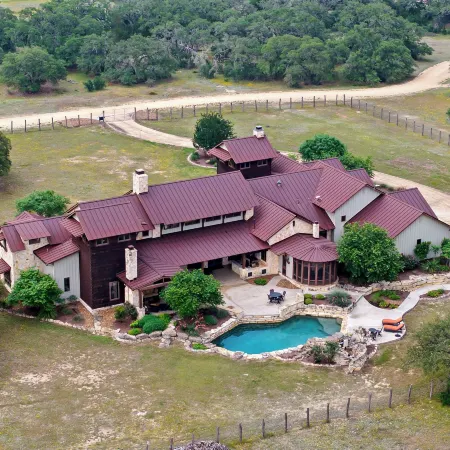 Private Ranch - Pool, Ping Pong, Yoga, Weddings, Games