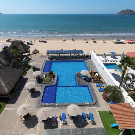 Torreblanca Beach Hotel and Suites Guayabitos - Desayuno y Comida Incluido