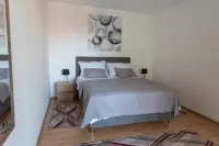 Kastel Gomilica Cozy and Stylish Apartments Near the Sea