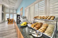 Bahama House - Daytona Beach Shores Hotels in Daytona Beach