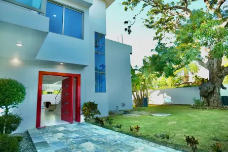 Villa Pravda Guerra 4BR 6BDS 12PAX Отели в г. Сан-Кристобаль