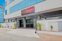 FabHotel Arjun Residency Hoteles cerca de Waddapally Aurora Lake View Point 1 (WALVP1)