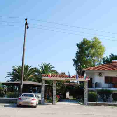 Santa Catalina Hotel Exterior