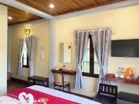 Chaluenxay Boutique Hotel Hotel berhampiran Wat Chom Phet