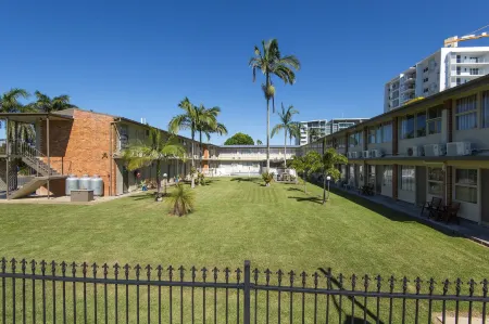 Mid City Motor Inn Отели в г. Маккай