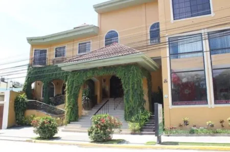 Apart Hotel la Cordillera Отели в г. Чамелекон