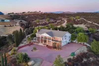 Expansive Wine Country Estate Pool Hot Tub Sleeps 20 Quiet Retreat