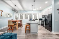 Tranquil Retreat - Modern Rustic Charm, Close to University Hotels in Guilford County