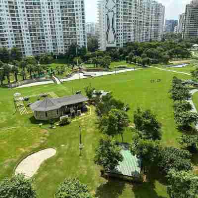 Luxurious Gurugram Apartment for Rent - Entire House with City Garden Views Others