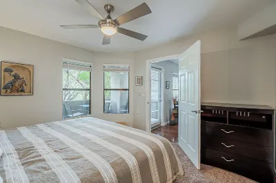 Golf, hike, walk, bike or just relax at this beautiful Ventana Canyon Condo Hotels near Speedway