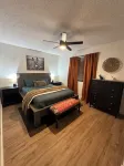 La Casa de Burro, Newly remodeled family and pet friendly home with a pool!