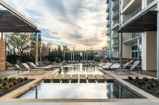 Mint House Dallas - Victory Park