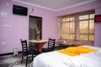 Hotel Good Putt Các khách sạn gần Egerton Castle