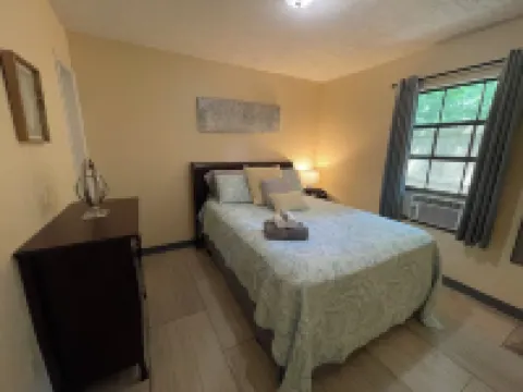 Cozy cottage in Hattiesburg with AC, WiFi