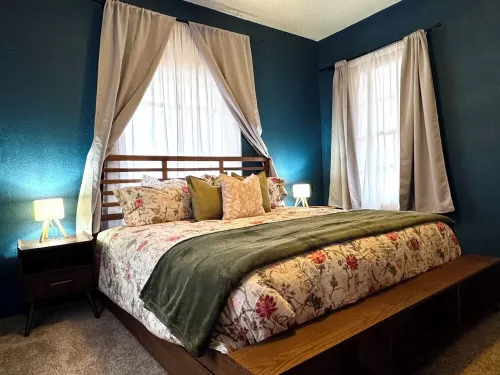 Spacious 2-Bedroom Suite Downtown Colorado Springs