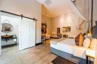 Nkosi Guest Lodge - Balcony