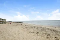 Ocean Front and Stunning Views - Modern Coastal Sanctuary Hotels in Dennis Port