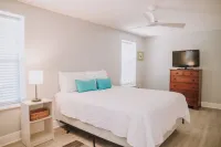 The Jeff - perfect location in Ocean Springs. Walk to downtown! Near the beach!