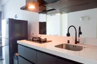 Comfy and Exclusive 2Br Apartment at Tanglin Supermall Mansion