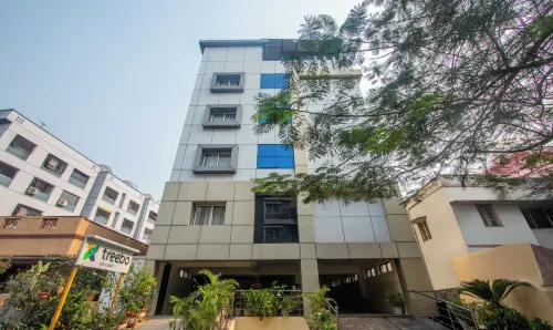 Treebo Marina Grand Railway Station Hoteles en Dondaparthy