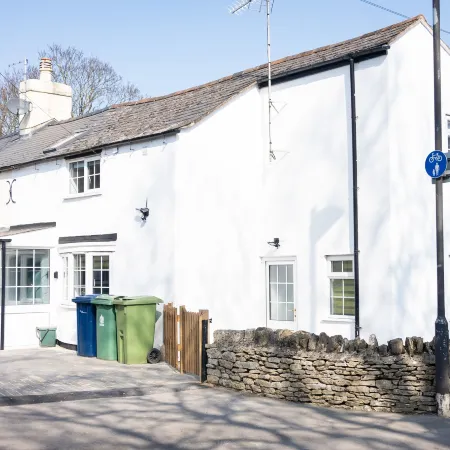 Stunning 4 Bed Sleeps 8 Cottage Parking
