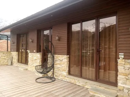 Come & Rest Отели в г. Степанцминда