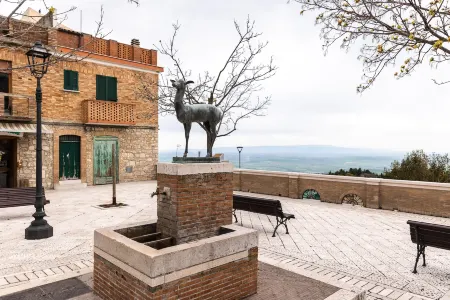 Agora' Castelnuovo Della Daunia Отели рядом с достопримечательностью «Monte Saraceno mt.1145»