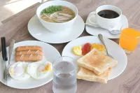 บ้านเคียงตะวัน - พร้อมอาหารเช้า