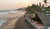 Almare Zonte - BeachFront Glamping Hotel - Beach