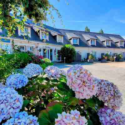 Hôtel Restaurant La Voile Bleue Hotel Exterior