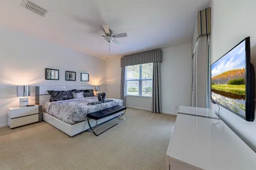 350- Modern and Spacious 5 Bedroom Villa with Pool & Games Room in Davenport