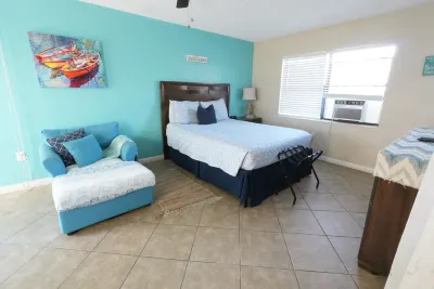 2 Minutes from Beach/Downtown + Patio & Grill