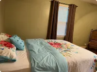 Pink Door Charming 2-bedroom house with WiFi, AC in nice Oneonta, Close to Food Hotels in Oneonta