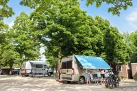 Hu Firenze Certosa Camping in Town - parkir