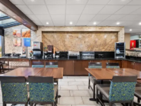 Comfort Inn Metro Airport Hotels in Romulus