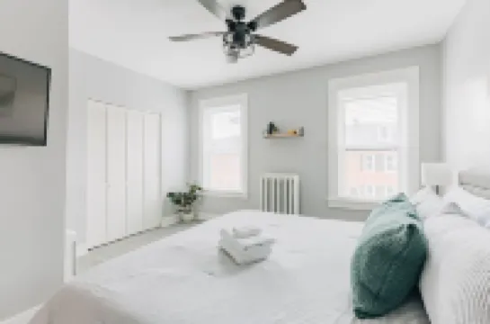 Comfy renovated townhome - heart of Downtown Lancaster