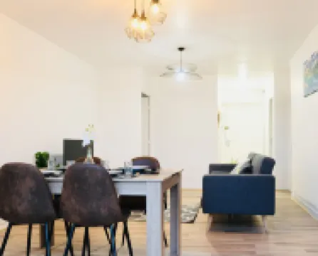 Bella Luna III: Elegant and bright Apartment-Balcony-Free parking-Massage