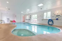 Pool house - 4 bedroom 3 bathroom home with indoor pool