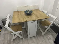 Riverside Two Bedroom Townhouse in Abergavenny with Car Charger. Hotels in Abergavenny