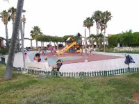 Front line Marina Dor, in front of the Gardens