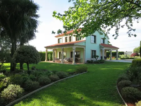 Casa da Agra, villa with pool and splendid garden Отели в г. Comarca de Ordes