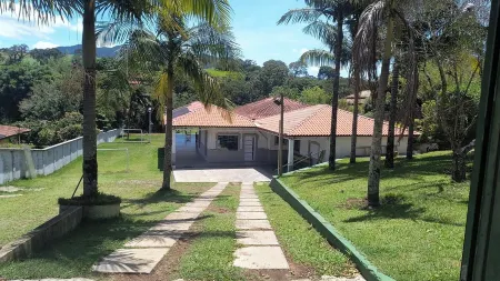 Beautiful farm with swimming pool, a small island. Near the Rio Jaguari Waterfall. Отели в г. Эстрема