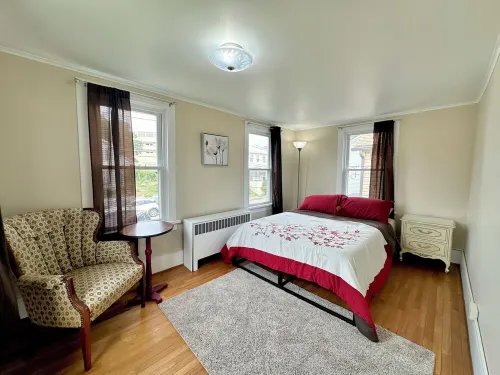 Spacious Home 1Minute Walk to Geisinger Hospital Hotels in Danville